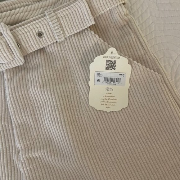 NWT ALTAR'D STATES CREAM CORDUROY SHORTS SIZE MEDIUM - Picture 2 of 4